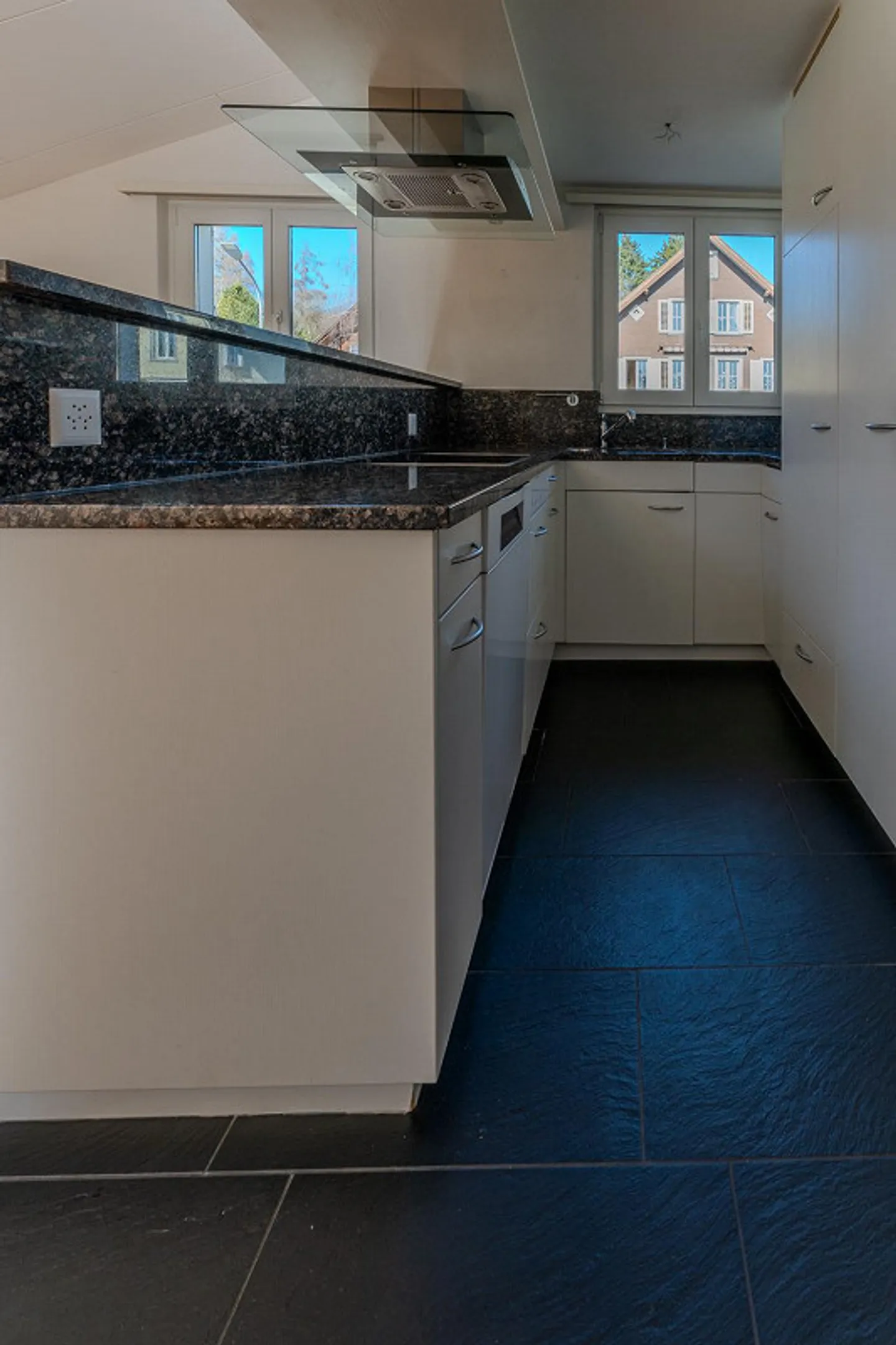 Aussergewöhnliches Penthouse mit Aussicht - Foto 4 von 14