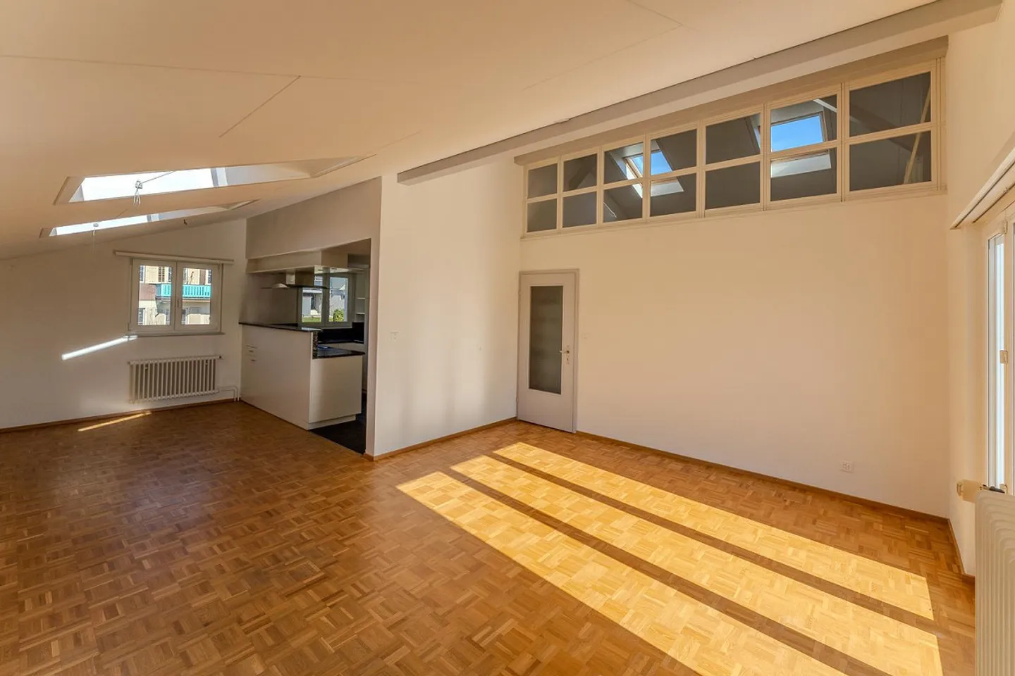 Aussergewöhnliches Penthouse mit Aussicht - Foto 5 von 14