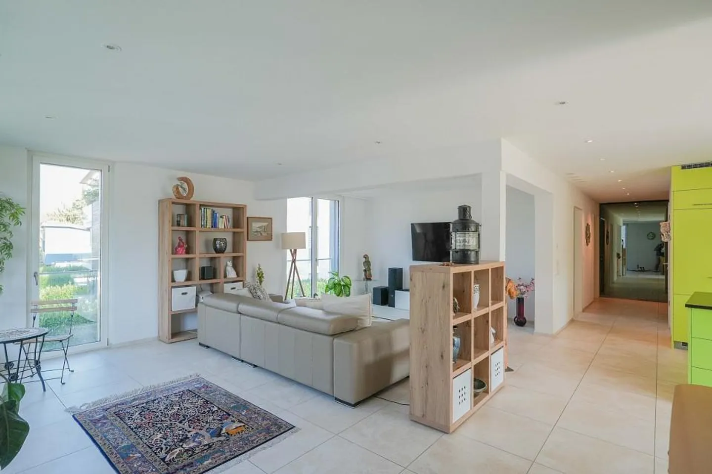 Stylish living in the best central location: Large 3.5 or 4.5 room apartment - Photo 10 of 13