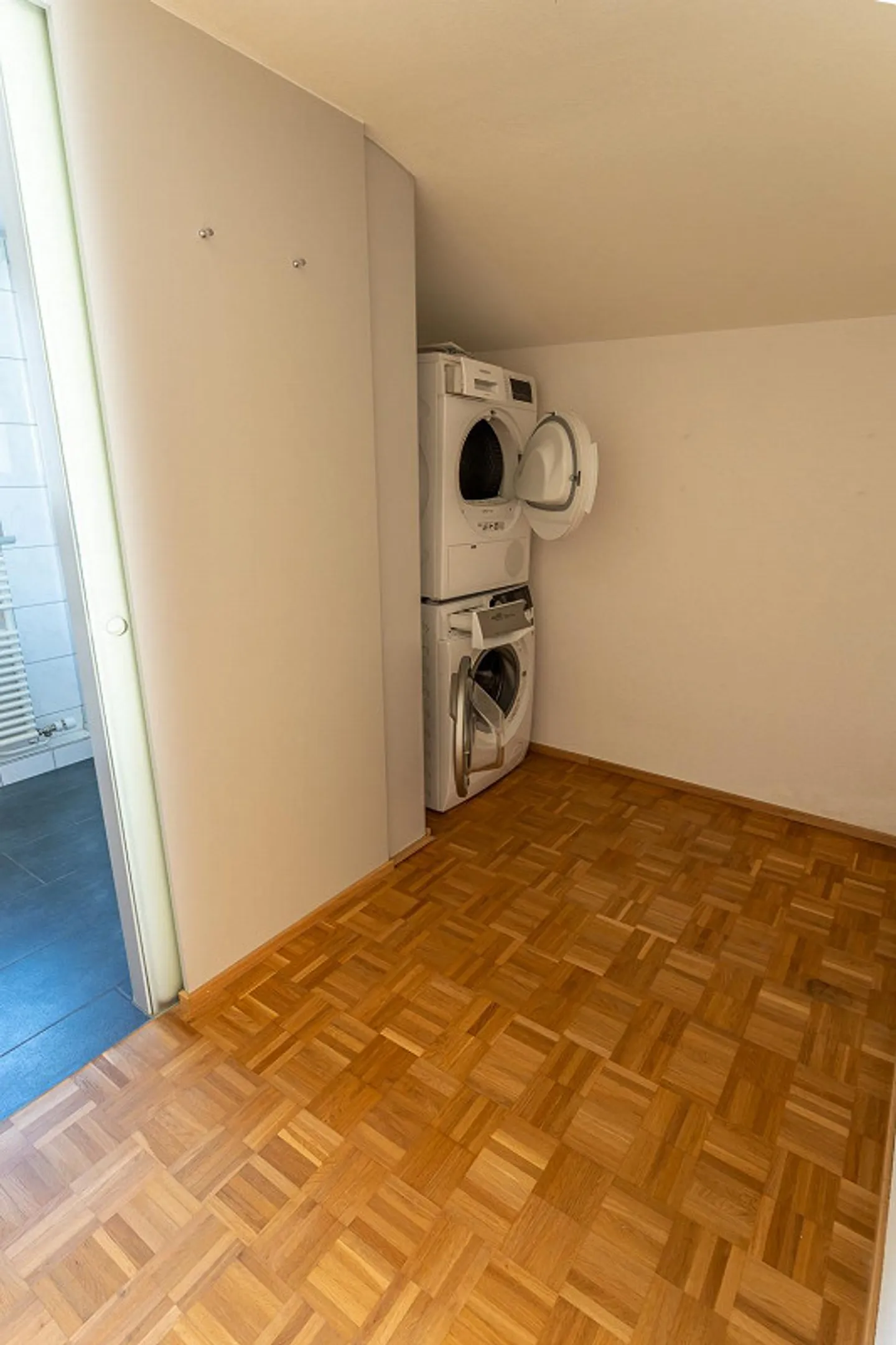 Aussergewöhnliches Penthouse mit Aussicht - Foto 10 von 14