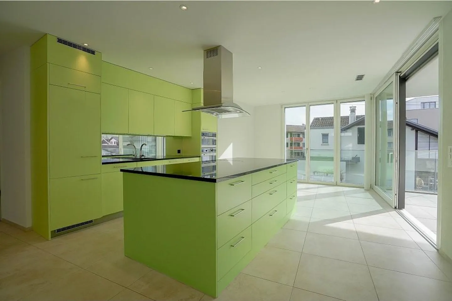 Stylish living in the best central location: Large 3.5 or 4.5 room apartment - Photo 13 of 13