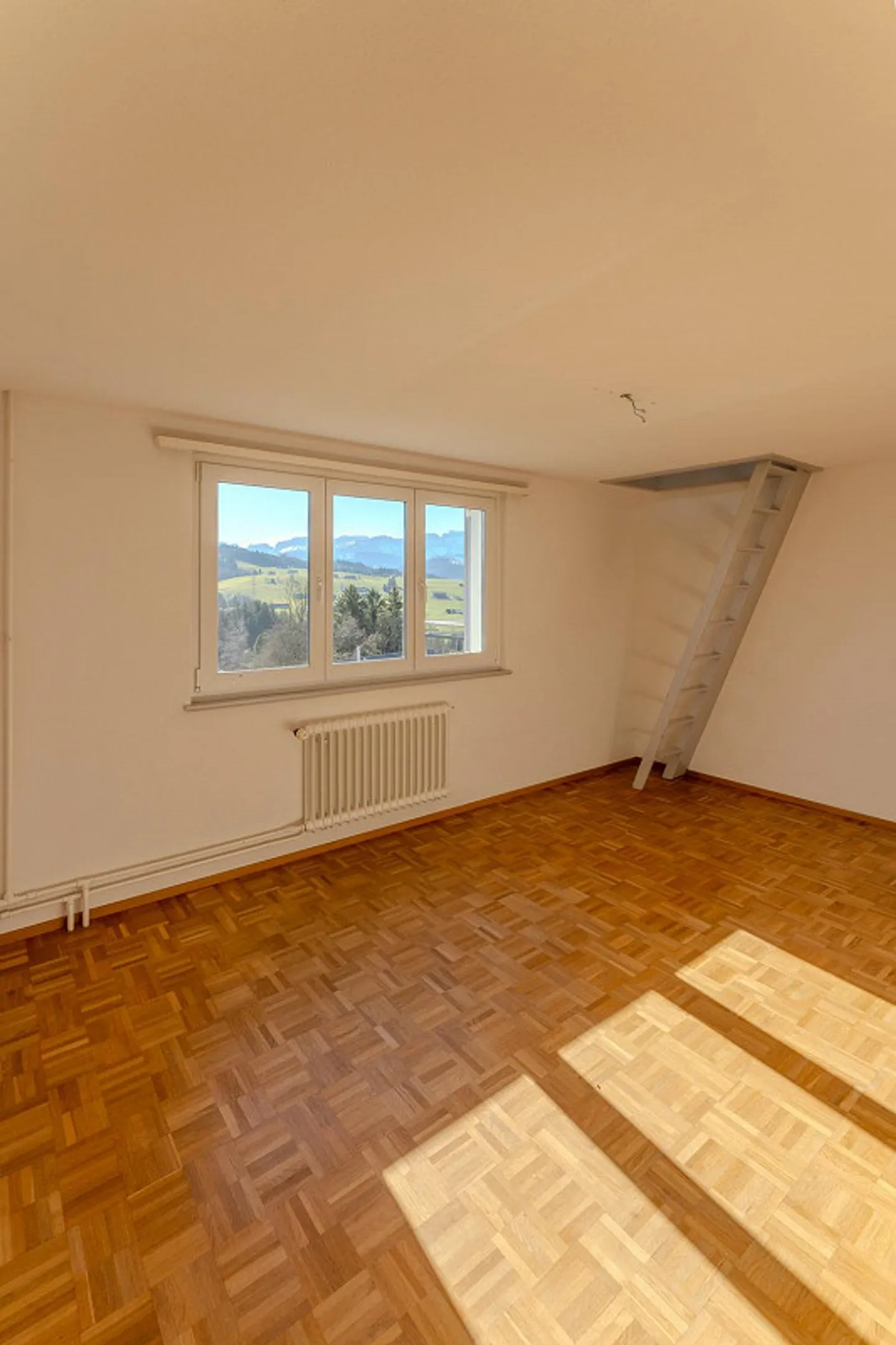 Aussergewöhnliches Penthouse mit Aussicht - Foto 12 von 14