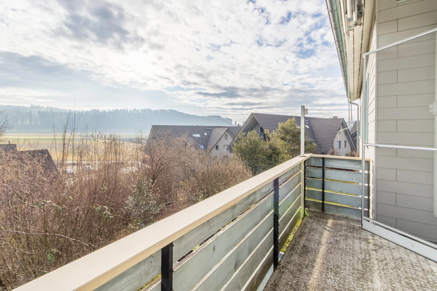 Living with a view - Photo 3 of 14