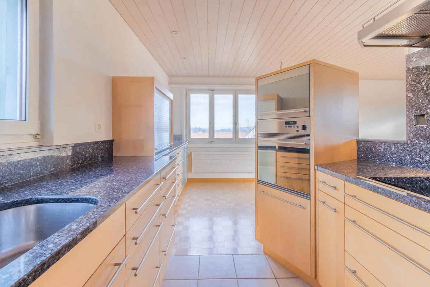 Living with a view - Photo 6 of 14