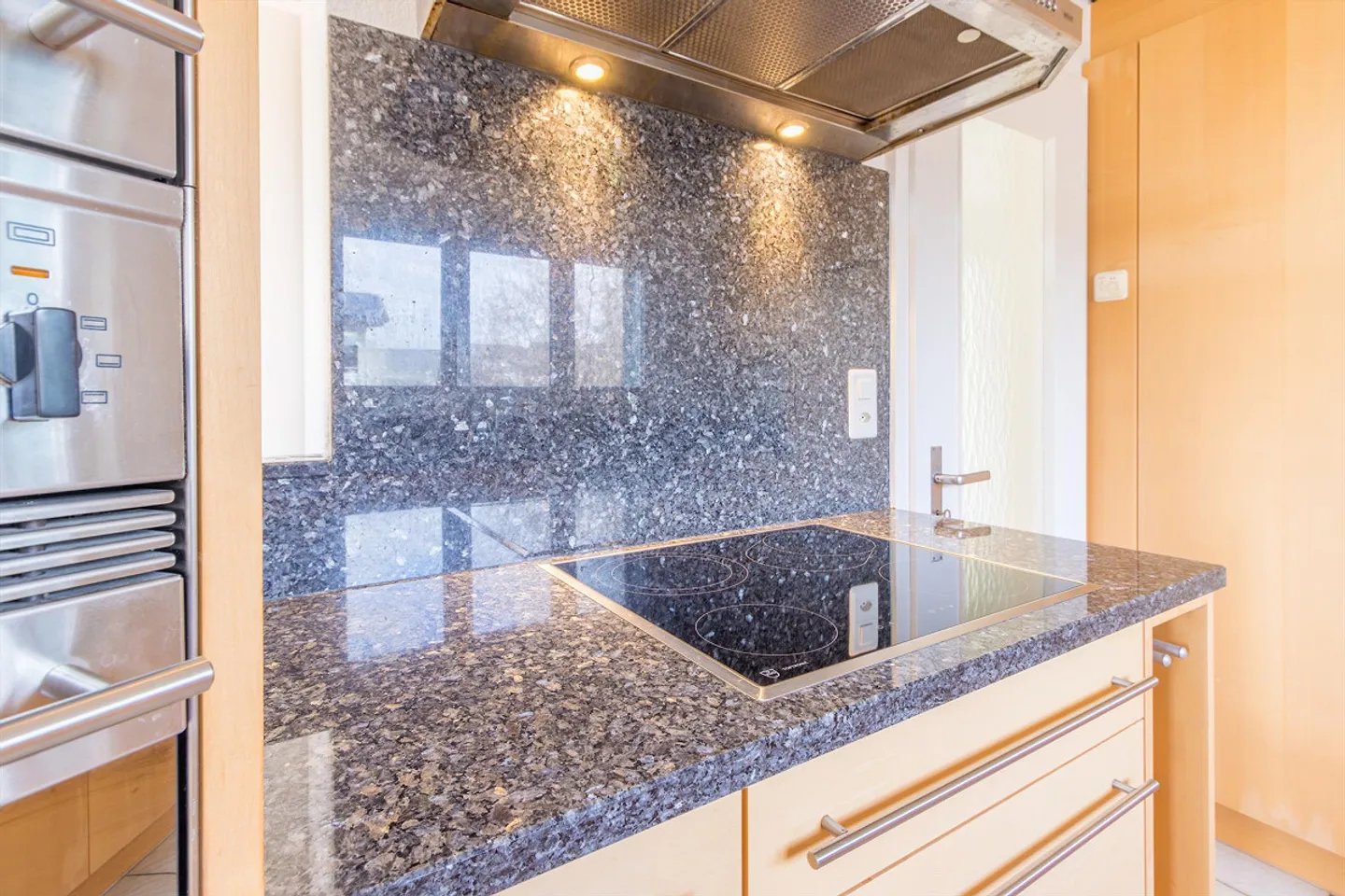 Living with a view - Photo 7 of 14