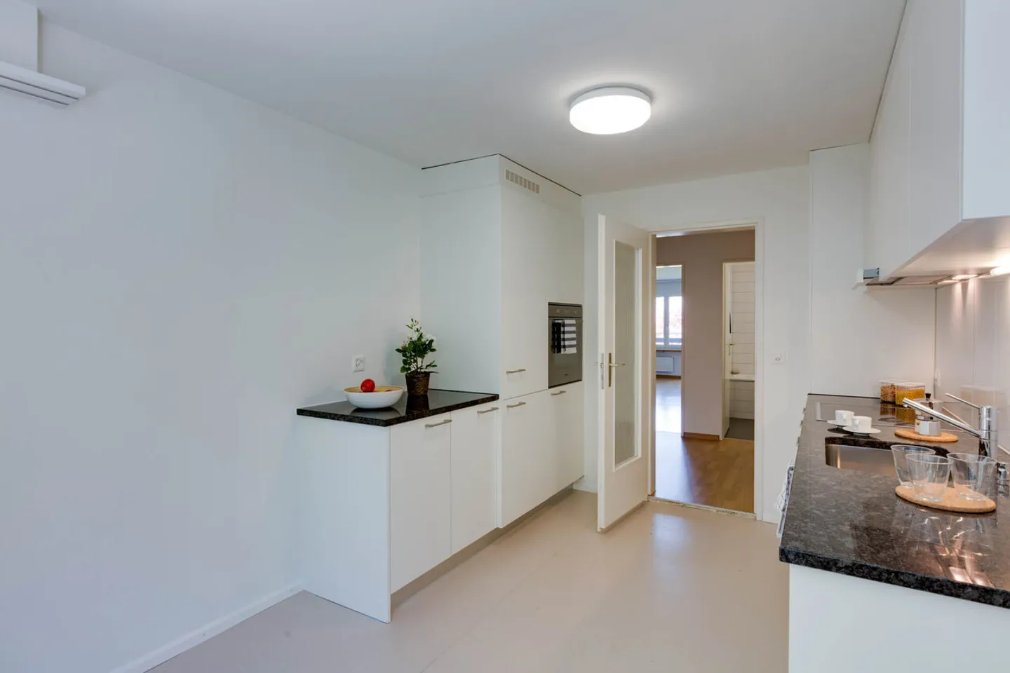 Geräumige Wohnung in ruhiger Lage - Foto 3 von 11