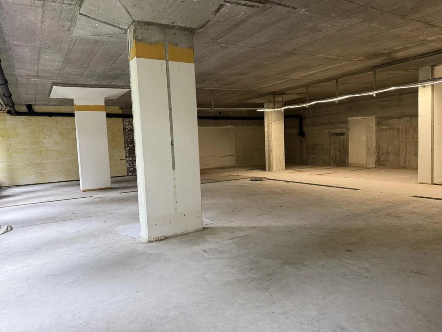 Espace de bureau dans un emplacement intéressant à Kleinhünigen - Photo 3 sur 3