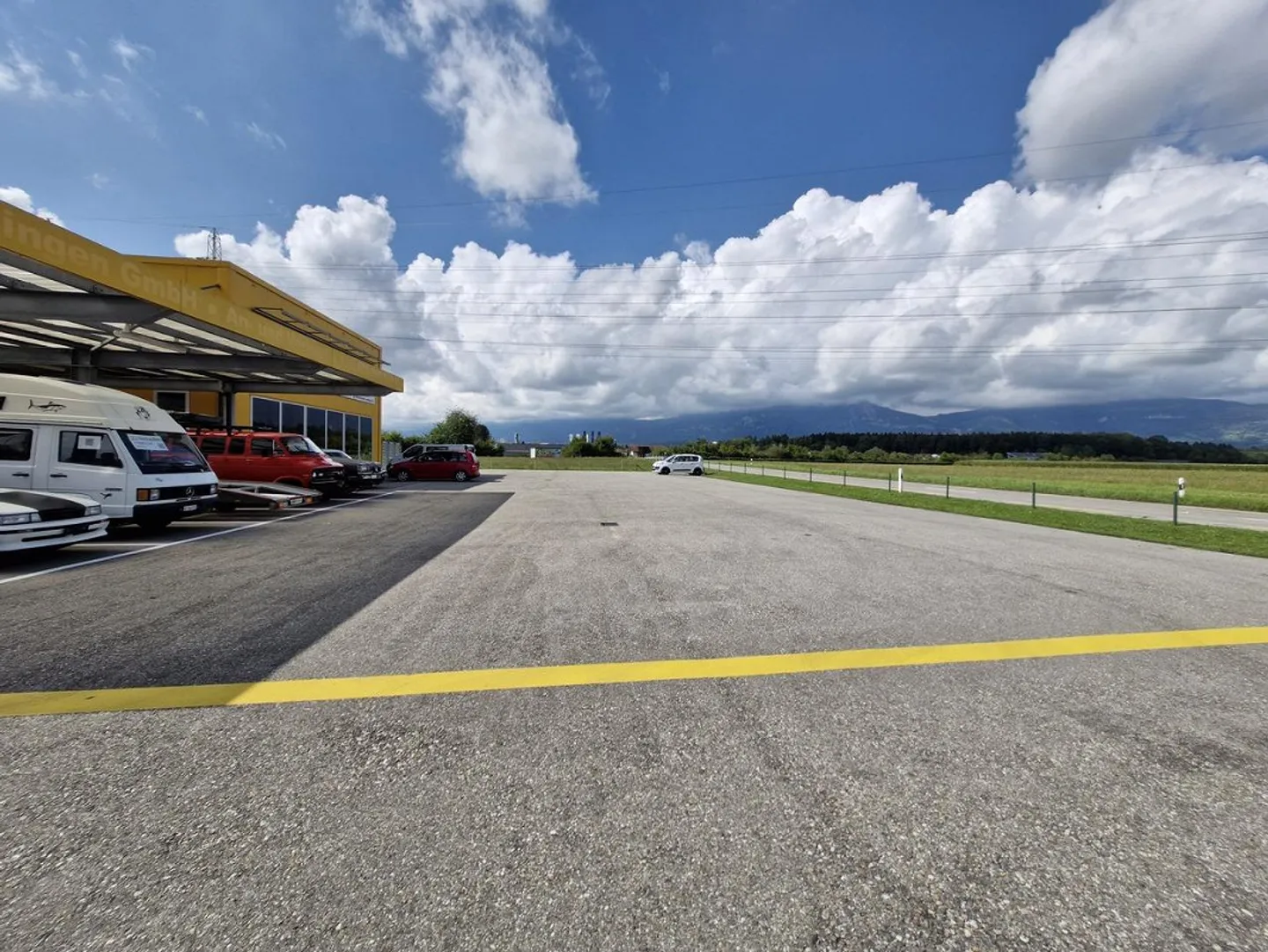 Paved outdoor area as sales or storage space - Photo 2 of 4