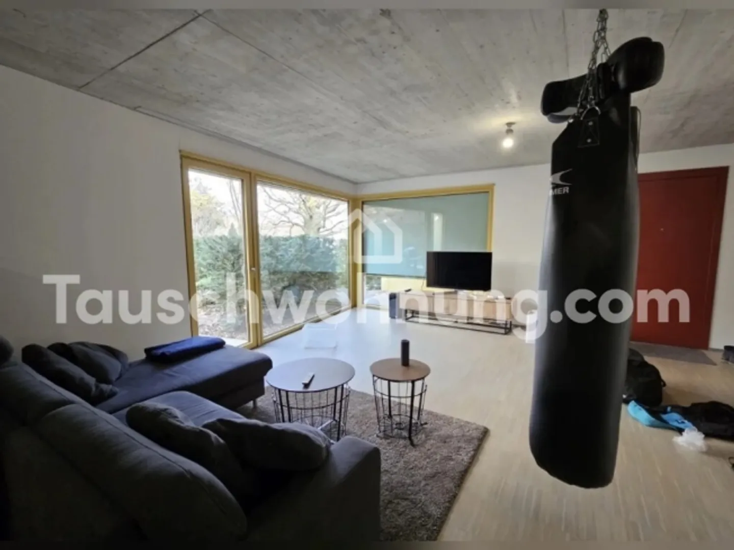 Large modern 1-room apartment - Photo 1 of 7