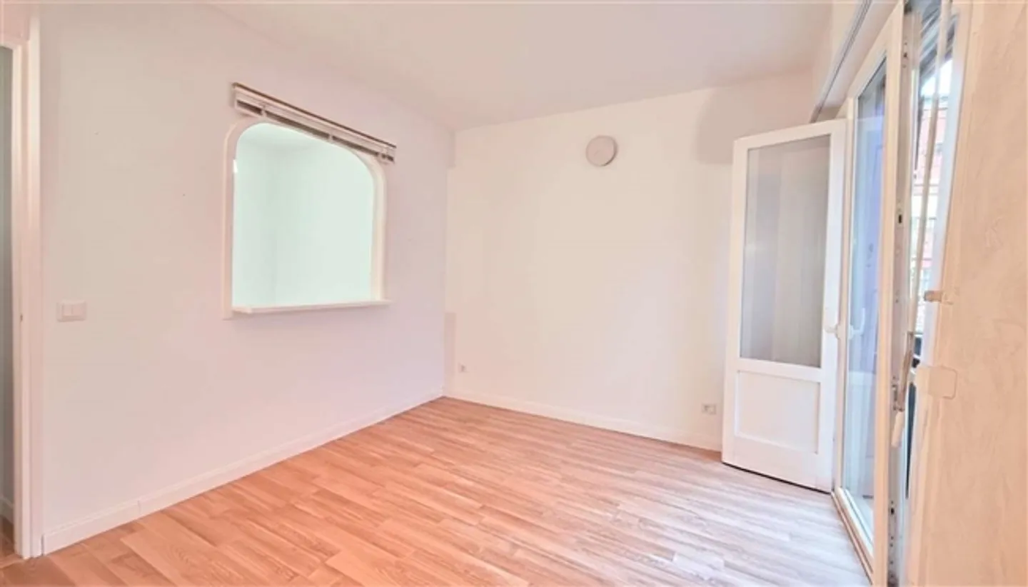 CRYPTO FRIENDLY - 3.5-Room Apartment with Terrace and Lake View - Great Potential in Paradiso - Photo 12 of 20