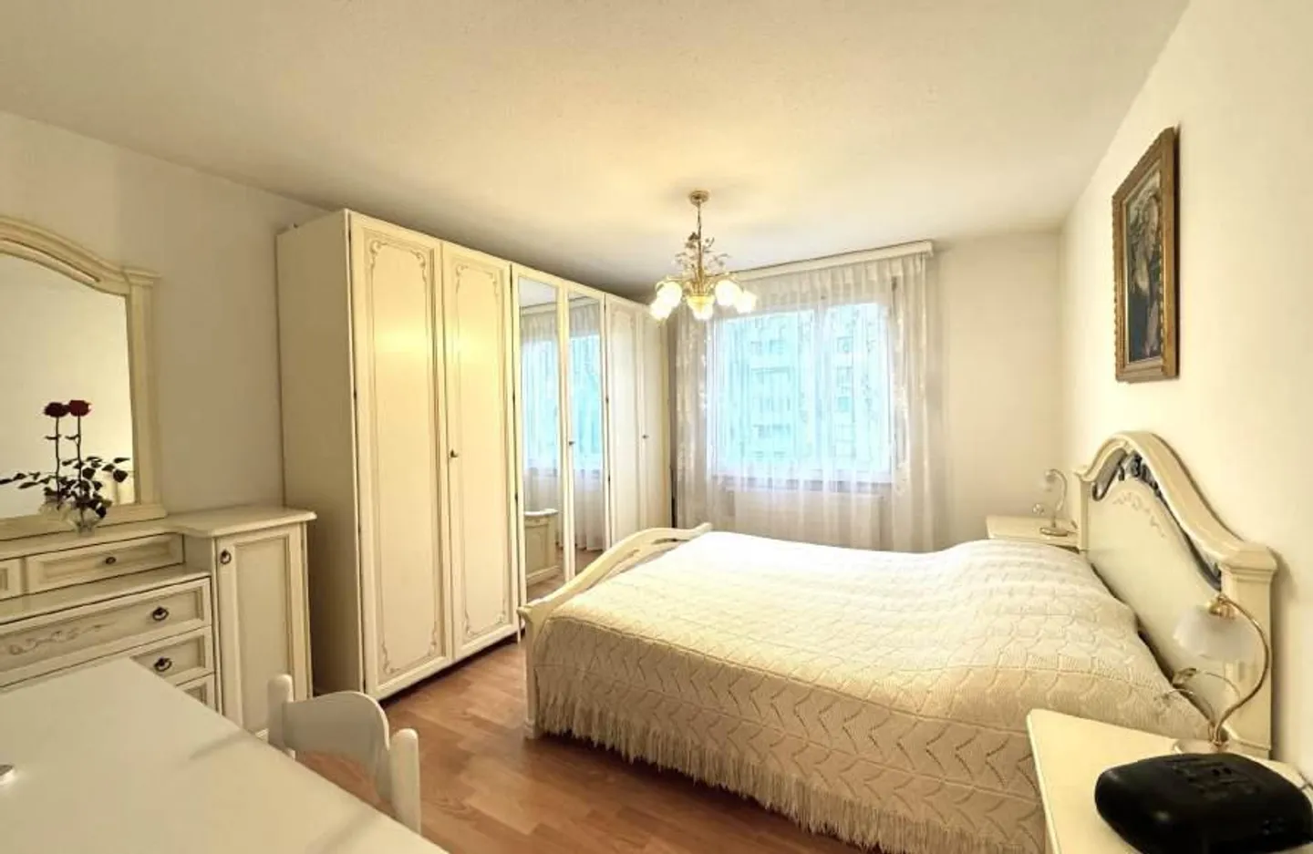 111m² 4.5-room family apartment: 2 balconies, 2 bathrooms, lift, underground garage - Photo 7 of 29