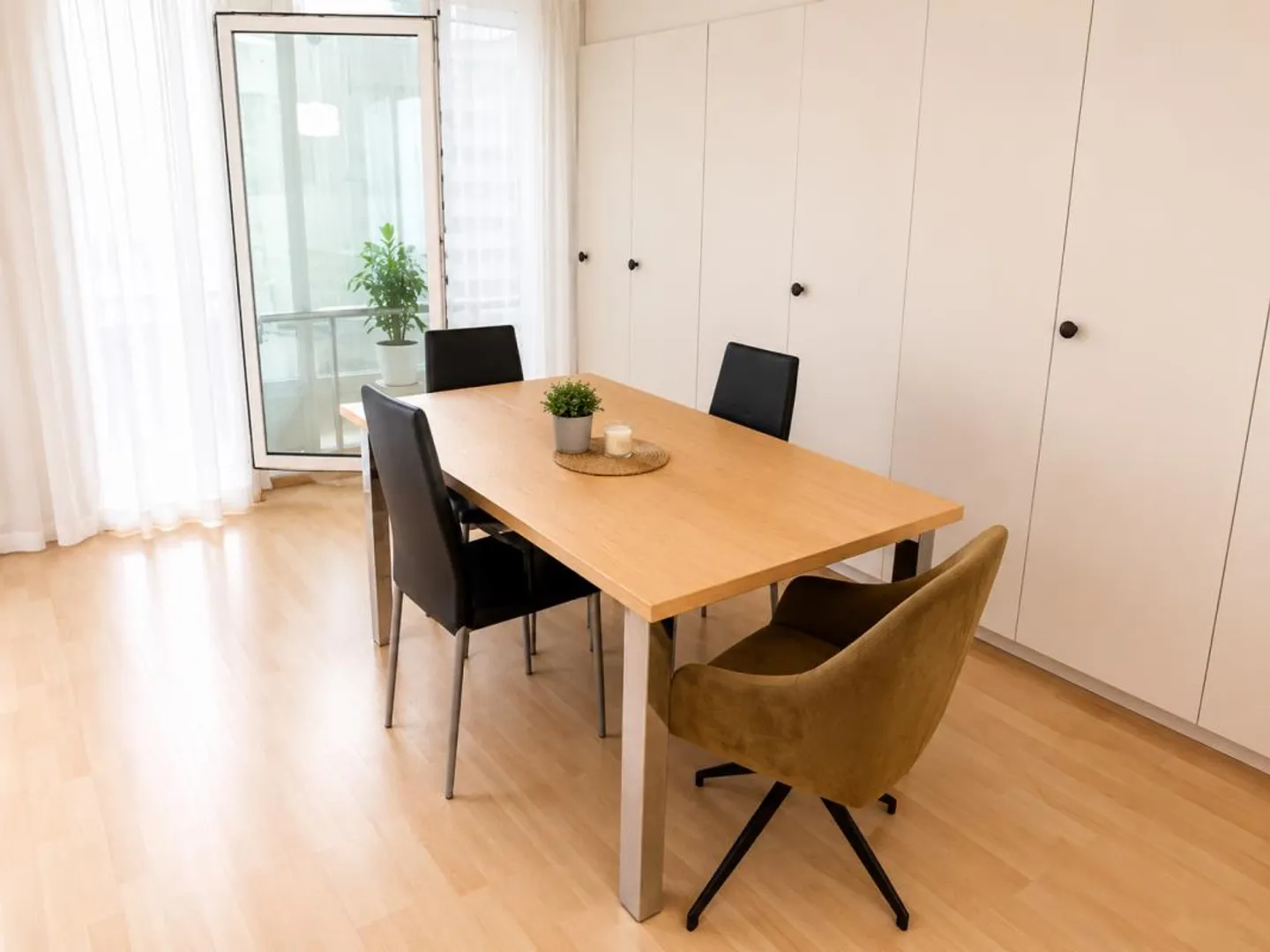 Charmante Wohnung mit Balkon - Foto 2 von 7
