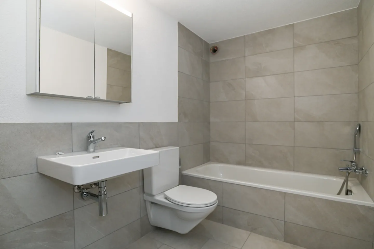 Appartamento 3.5 locali completamente ristrutturato in una buona posizione - Foto 11 di 13