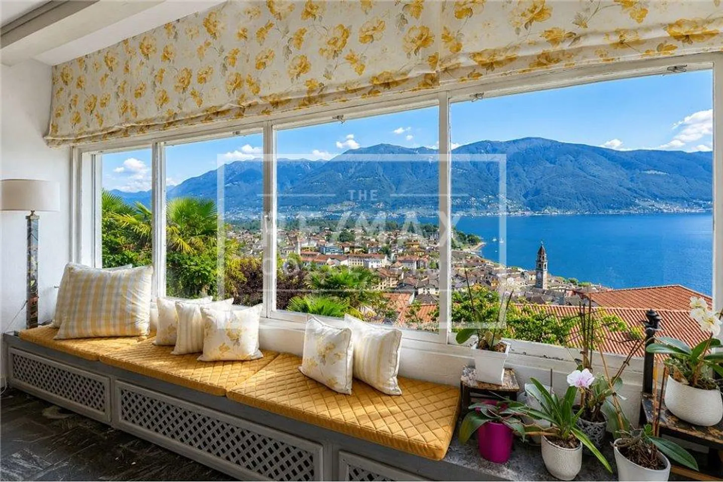 Villa in a privileged position in Ascona with lake view - Photo 3 of 9