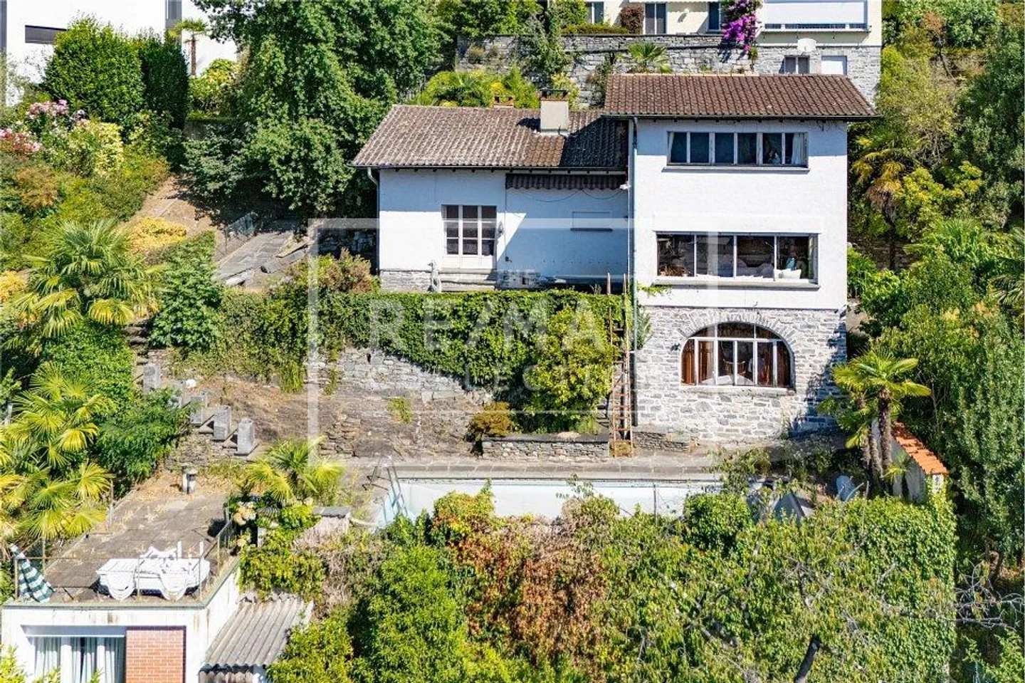 Villa in a privileged position in Ascona with lake view - Photo 4 of 9