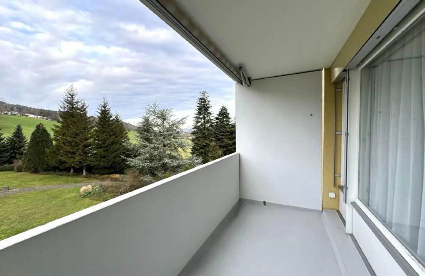111m² 4.5-room family apartment: 2 balconies, 2 bathrooms, lift, underground garage - Photo 17 of 29