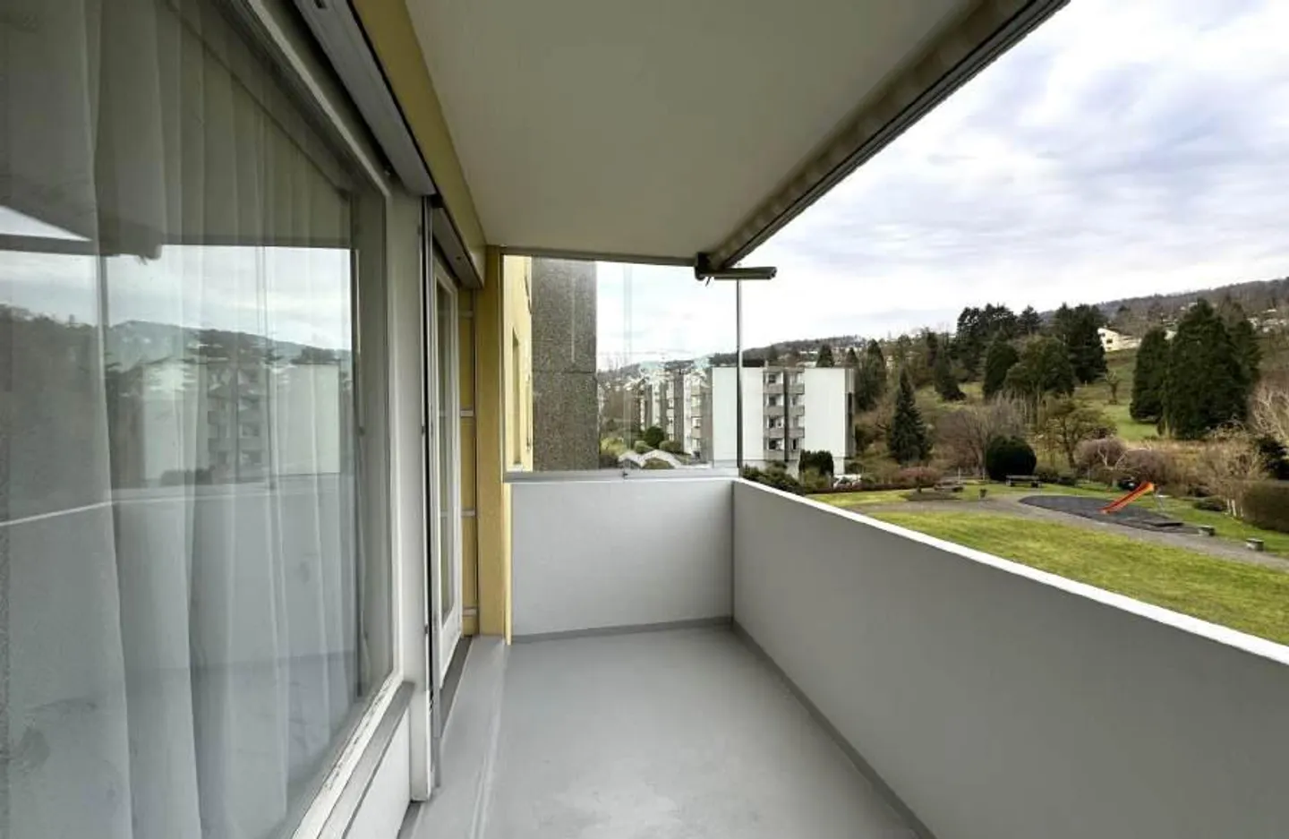 111m² 4.5-room family apartment: 2 balconies, 2 bathrooms, lift, underground garage - Photo 18 of 29