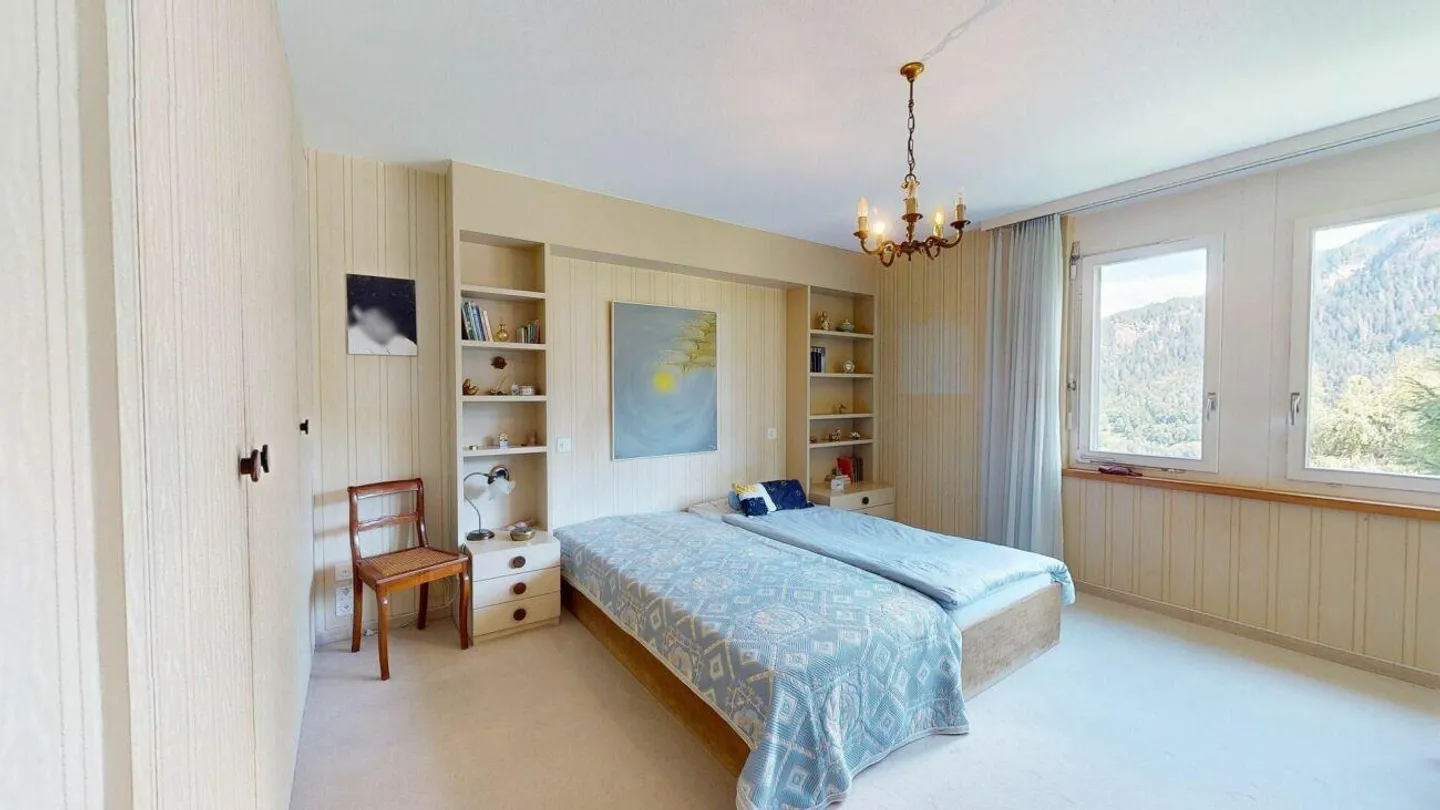 Grosszügiges 6.5-Zimmer Einfamilienhaus mit grosszügigem Garten am Heinzenberg - Foto 6 von 19