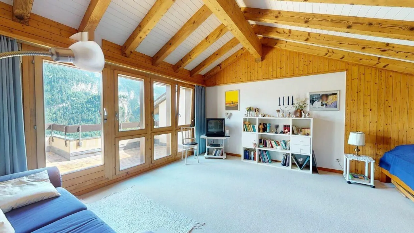 Grosszügiges 6.5-Zimmer Einfamilienhaus mit grosszügigem Garten am Heinzenberg - Foto 8 von 19