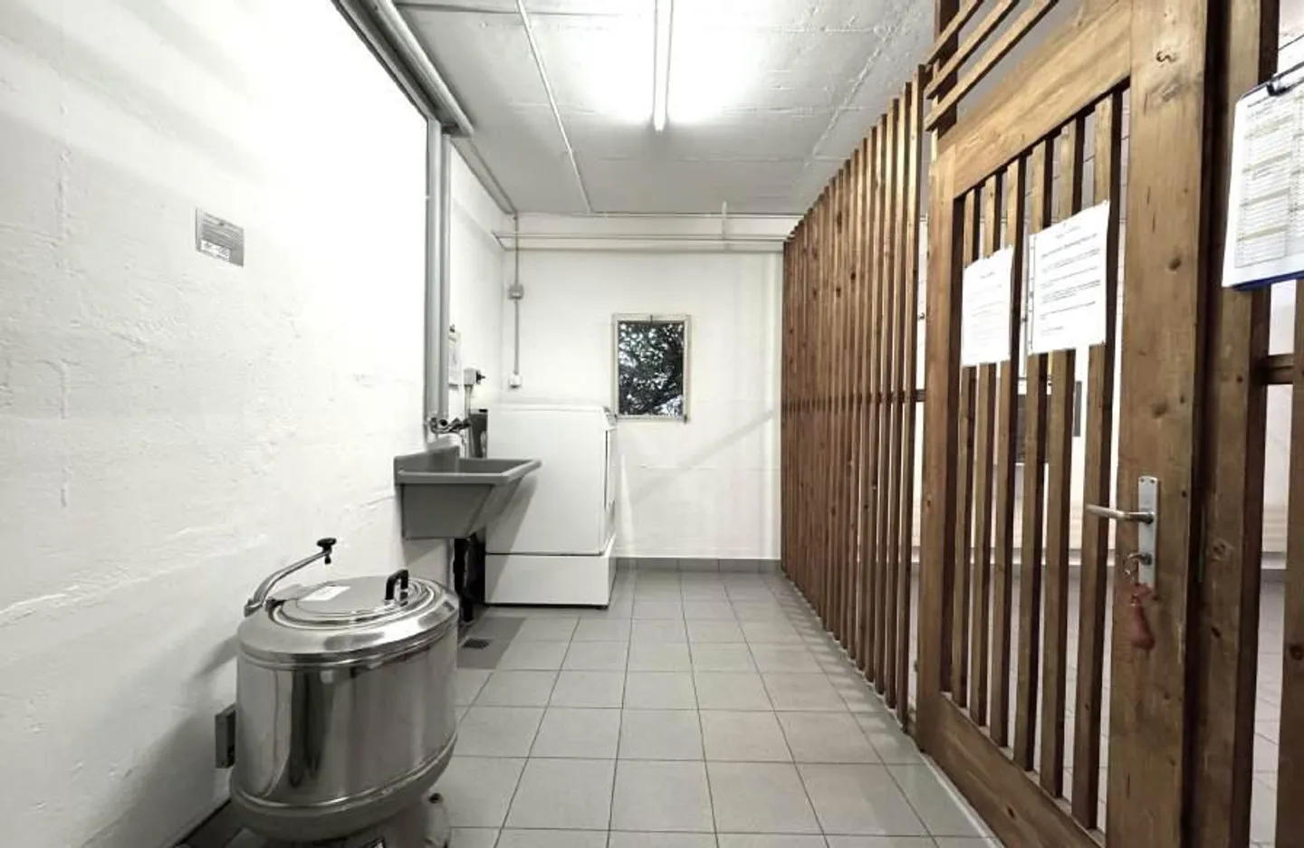 111m² 4.5-room family apartment: 2 balconies, 2 bathrooms, lift, underground garage - Photo 23 of 29