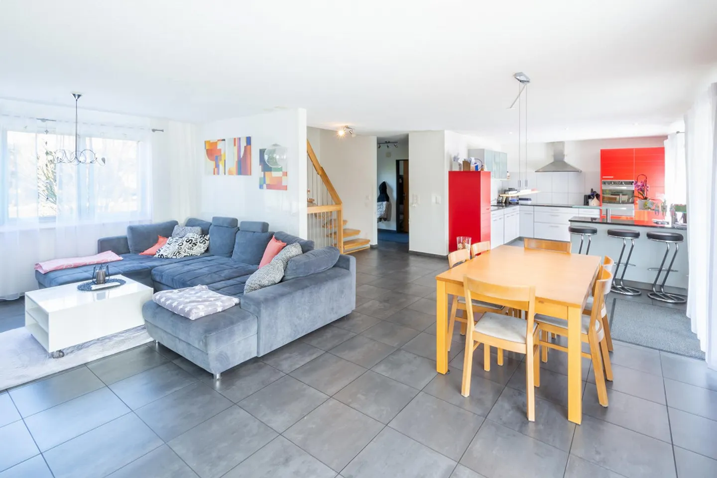 Semi-Detached Family House in Family-Friendly Residential Area - Photo 7 of 18