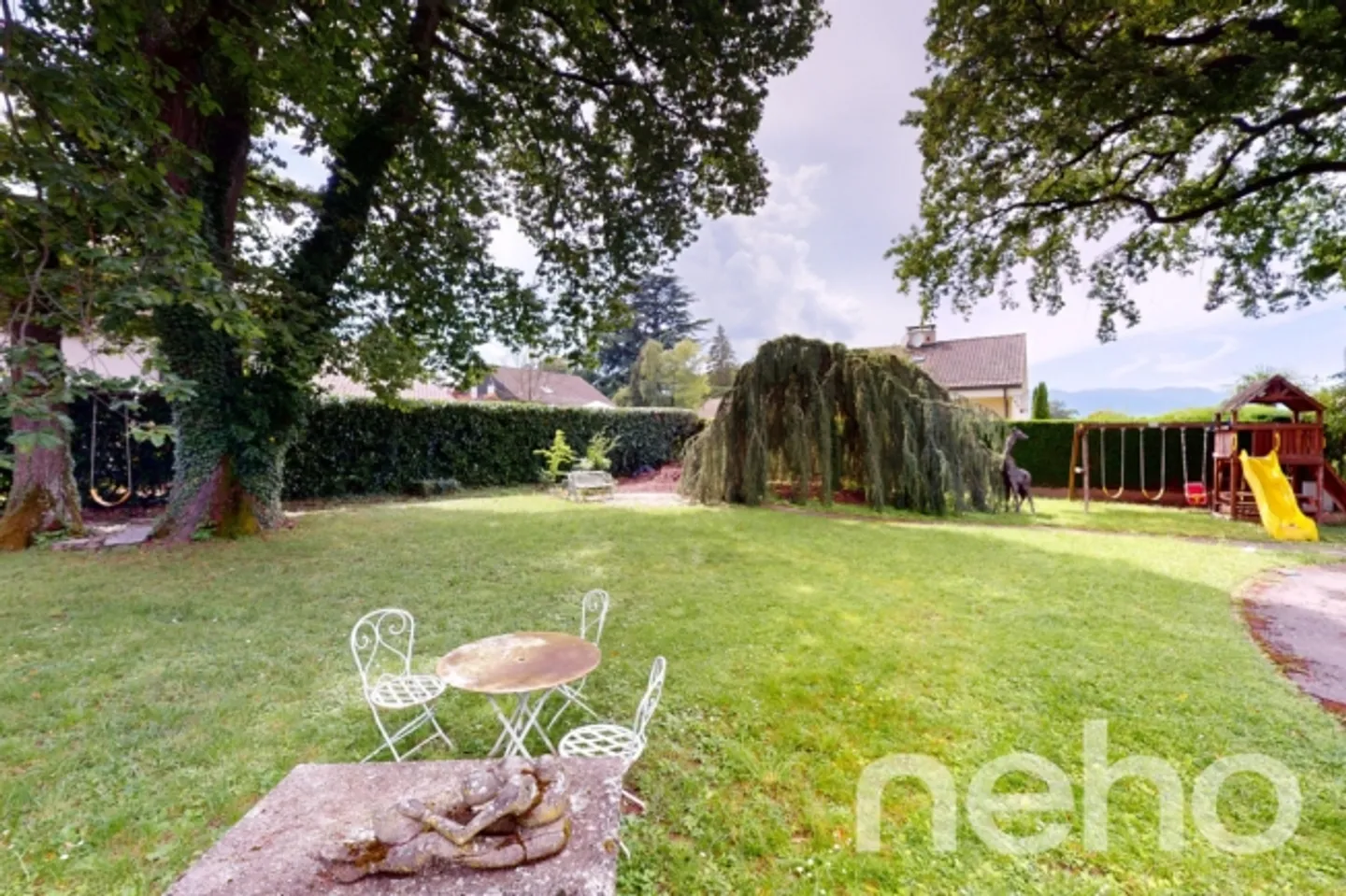 Incantevole casa familiare con studio indipendente, giardino e piscina - Foto 1 di 13
