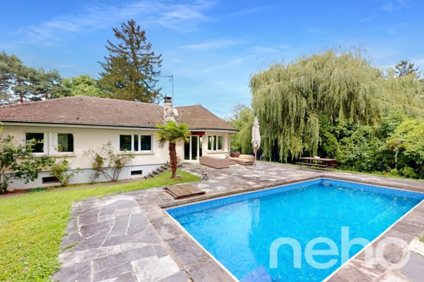 Incantevole casa familiare con studio indipendente, giardino e piscina - Foto 3 di 13