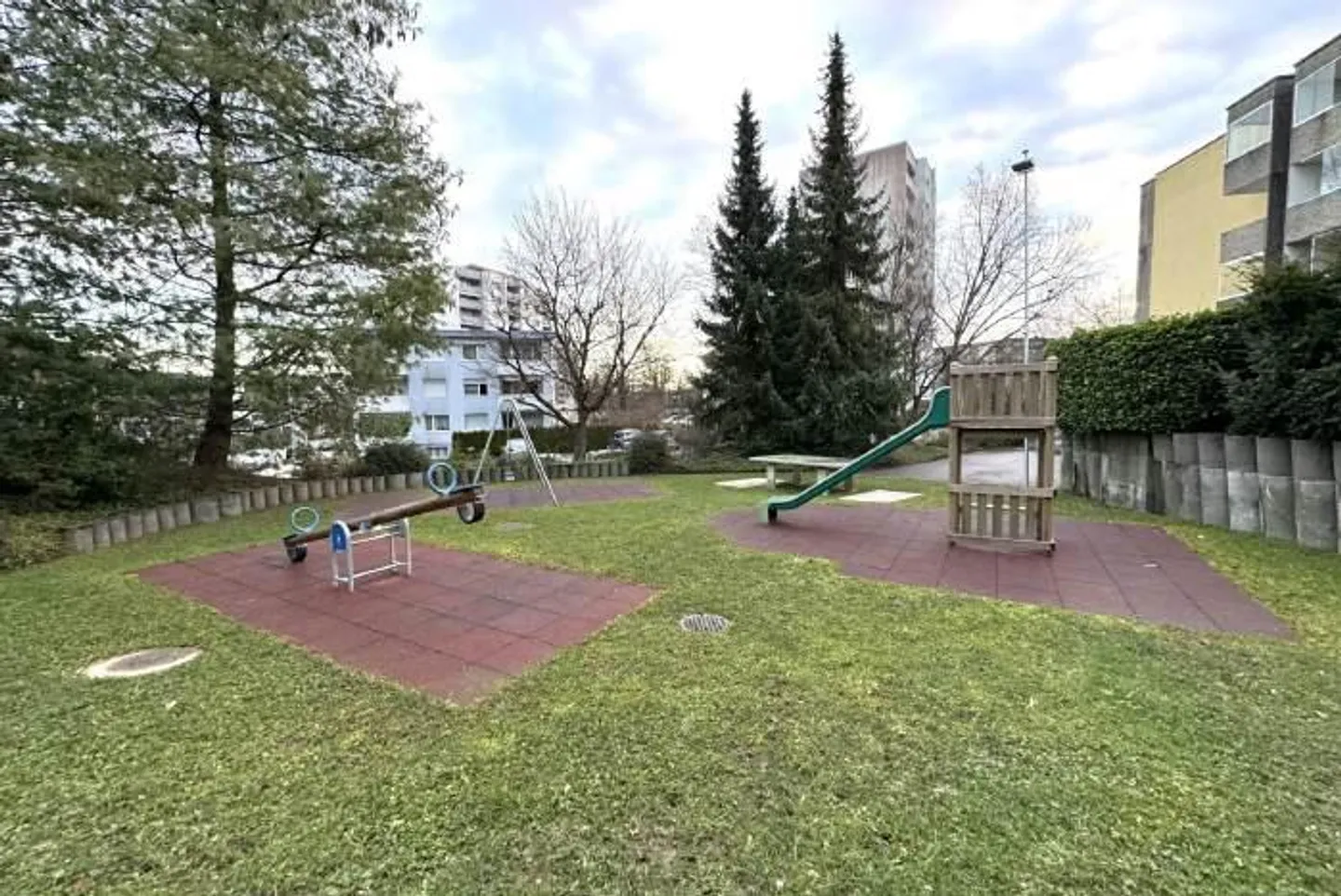 111m² 4.5-room family apartment: 2 balconies, 2 bathrooms, lift, underground garage - Photo 29 of 29