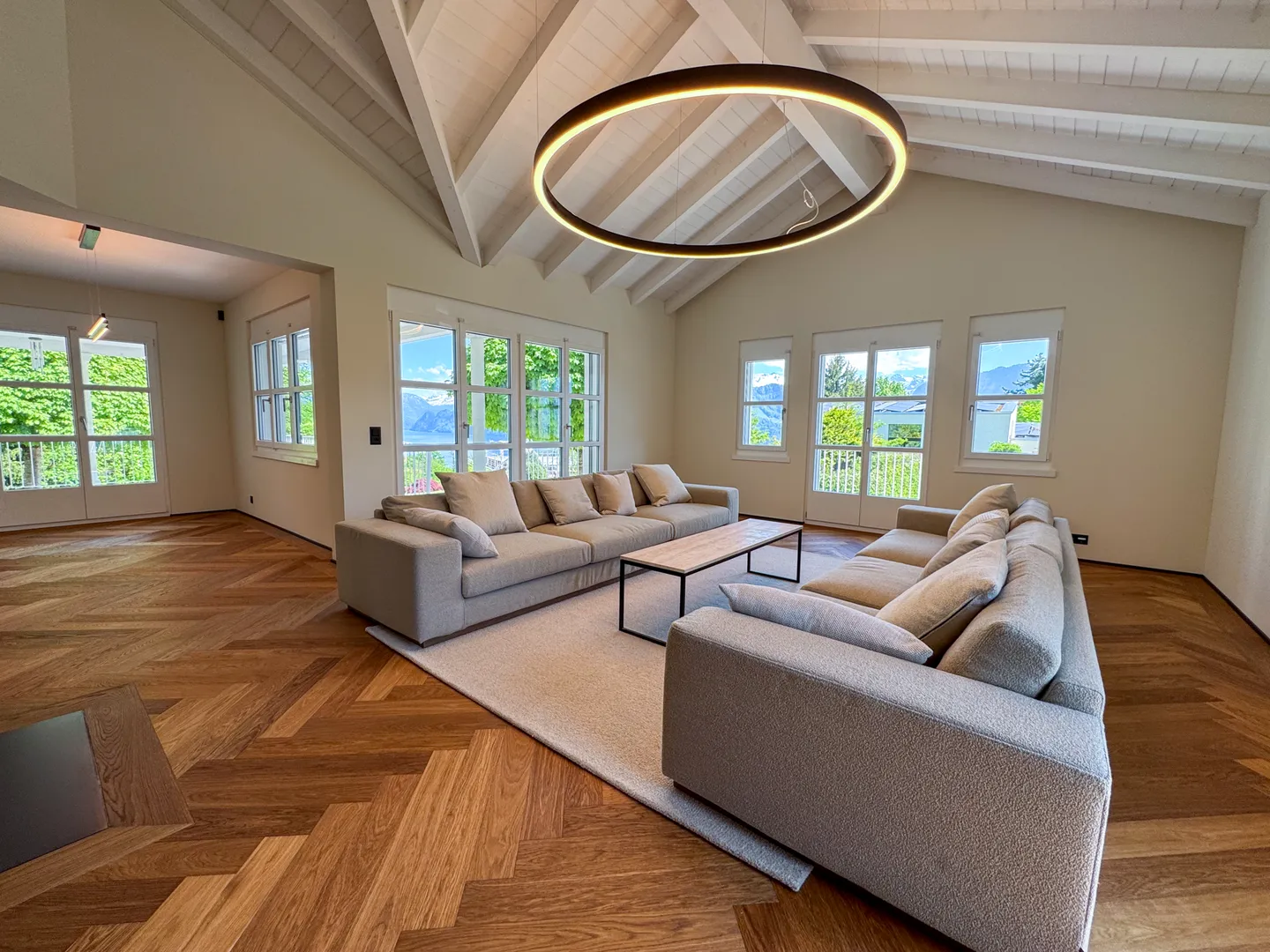 Villa di Lusso con Vista Alpina - Foto 3 di 17