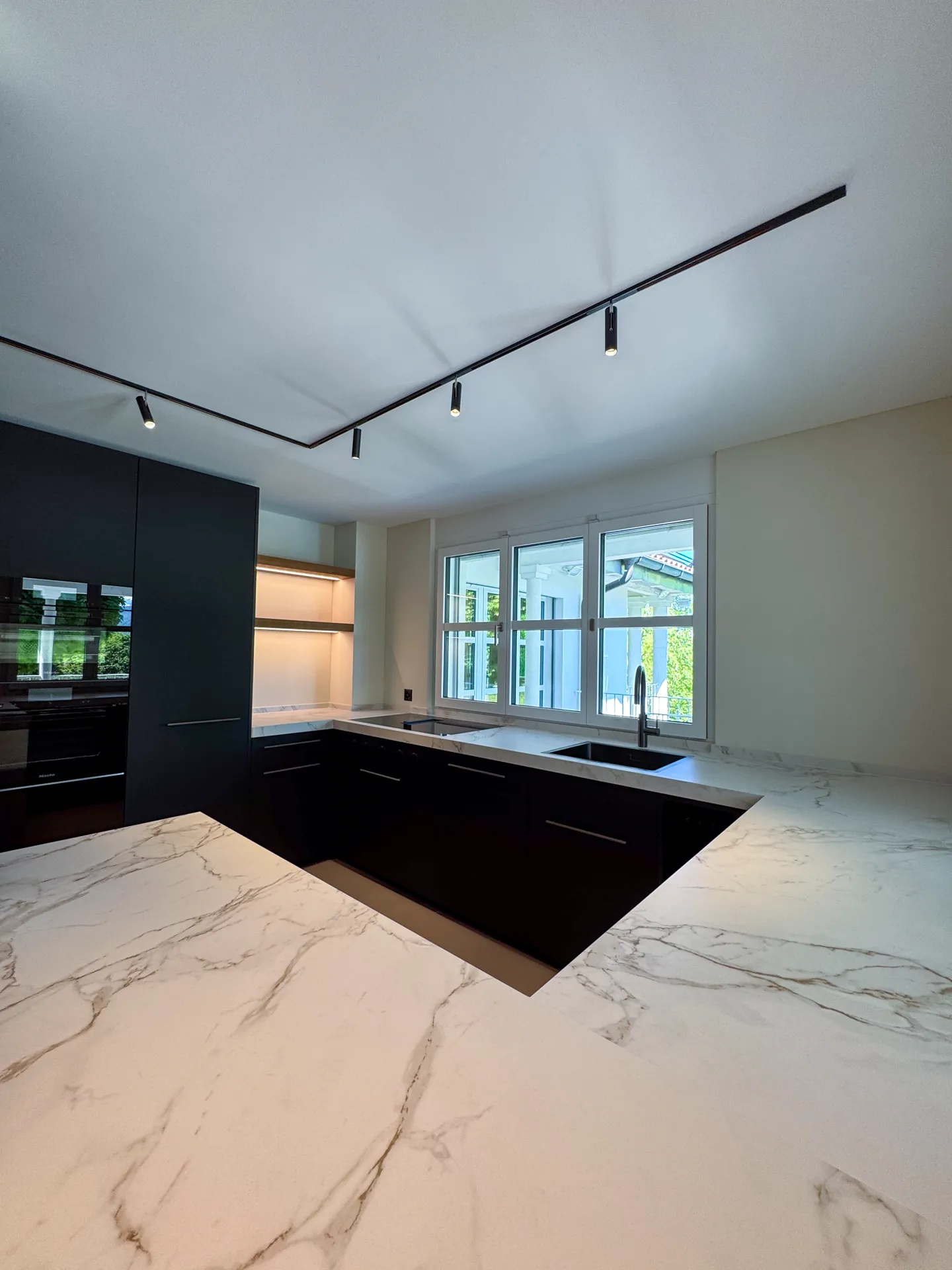 Villa di Lusso con Vista Alpina - Foto 7 di 17