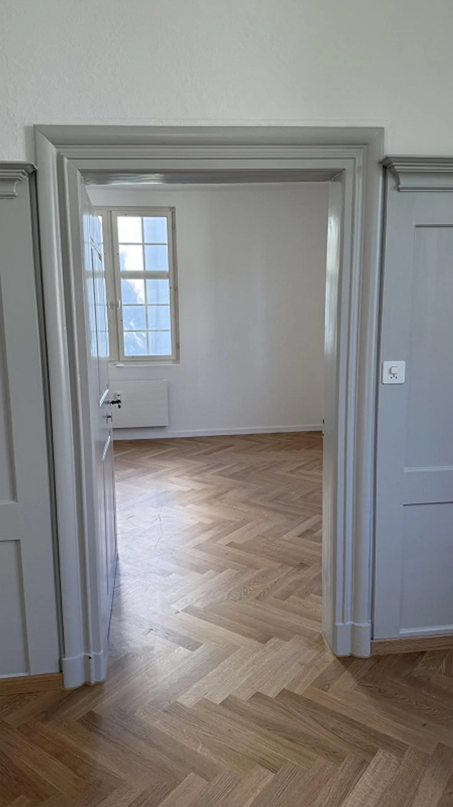Appartement historique de 4 pièces avec balcon dans un bâtiment baroque - Photo 11 sur 17
