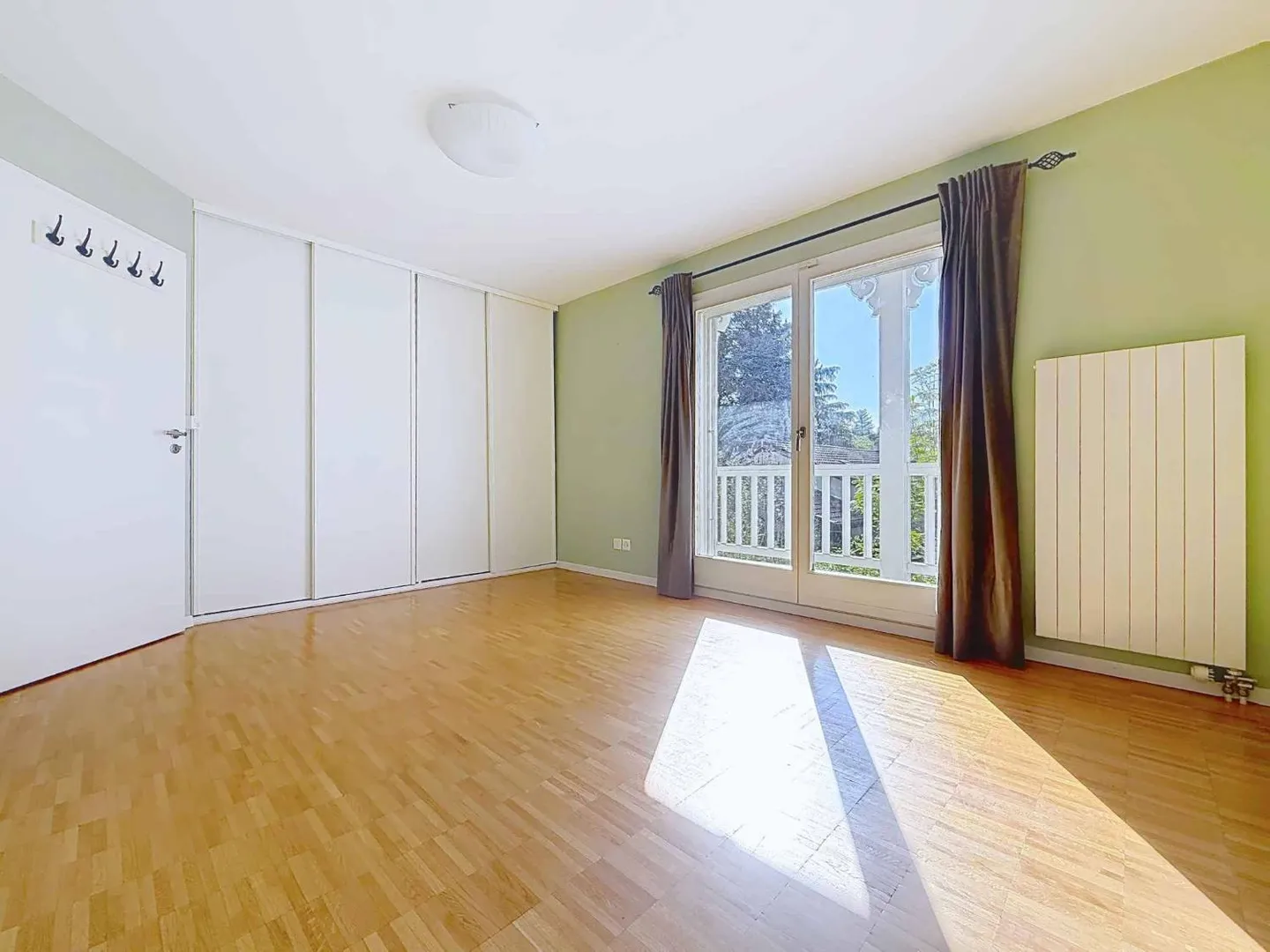 Exclusive: Charming Villa in a Pleasant Residential Area - Photo 8 of 11