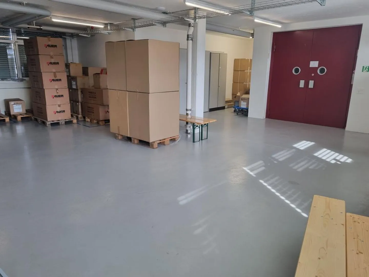 Oltre 618 m² di spazi commerciali, produttivi, magazzino/ufficio a Zugo - Foto 4 di 10