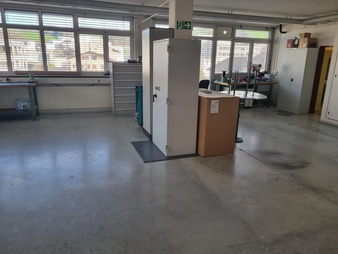 Oltre 618 m² di spazi commerciali, produttivi, magazzino/ufficio a Zugo - Foto 5 di 10