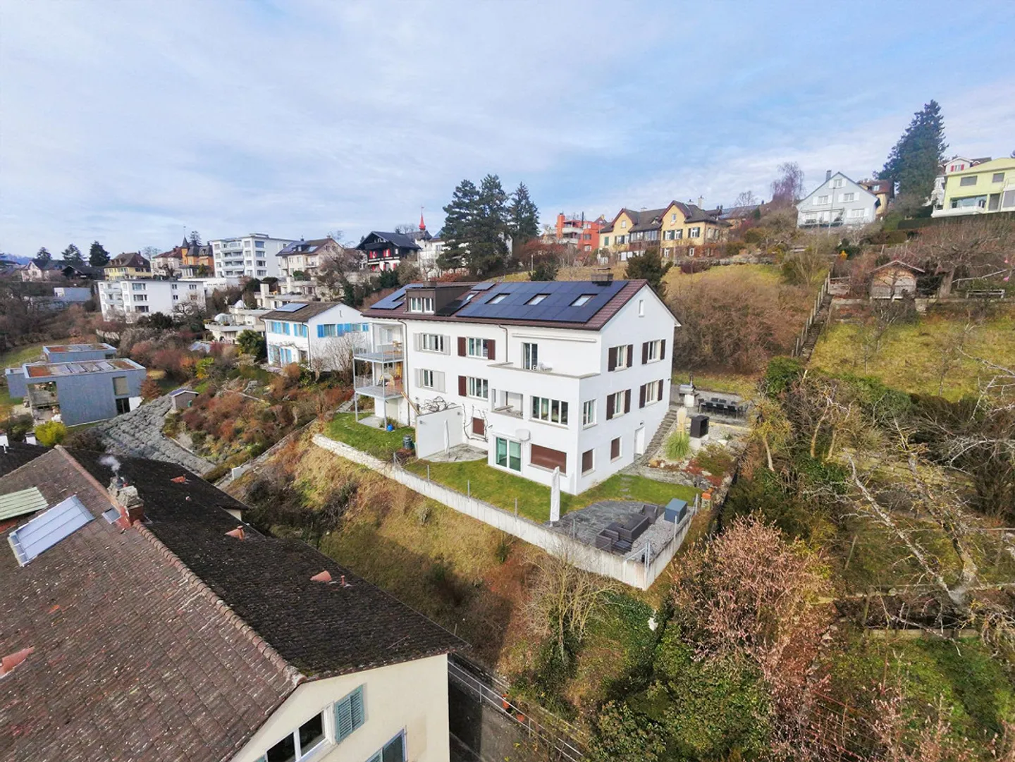 Casa unifamiliare con appartamento separato e vista unica sul Reno - Foto 2 di 19