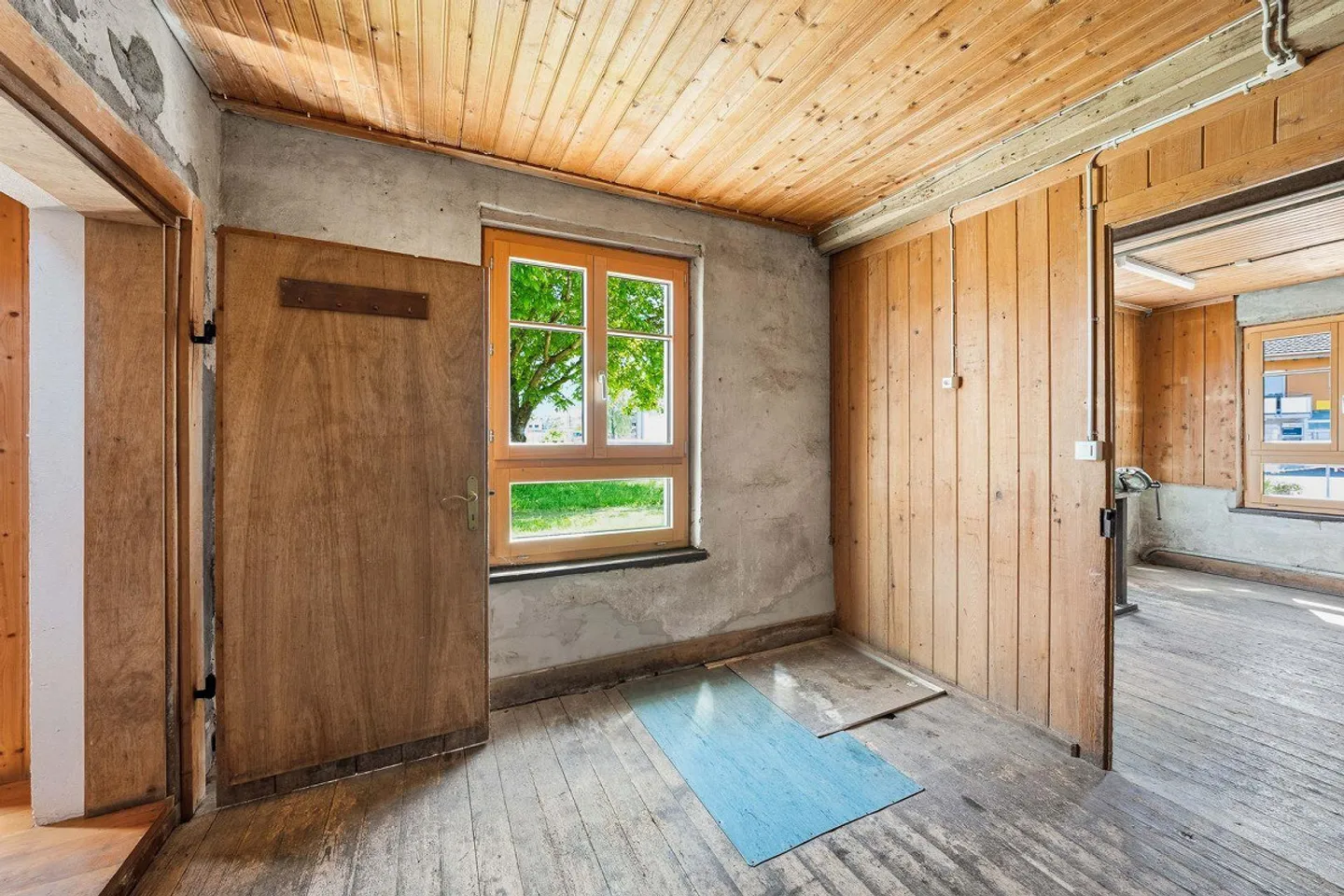 Casa unifamiliare con doppio garage, fienile e rimessa separata - Foto 10 di 13