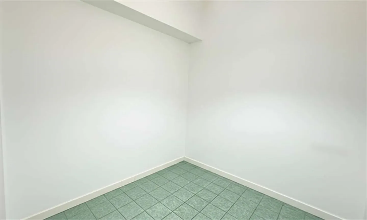 CRYPTO FRIENDLY - 3.5-Room Apartment with Terrace and Lake View - Great Potential in Paradiso - Photo 18 of 20