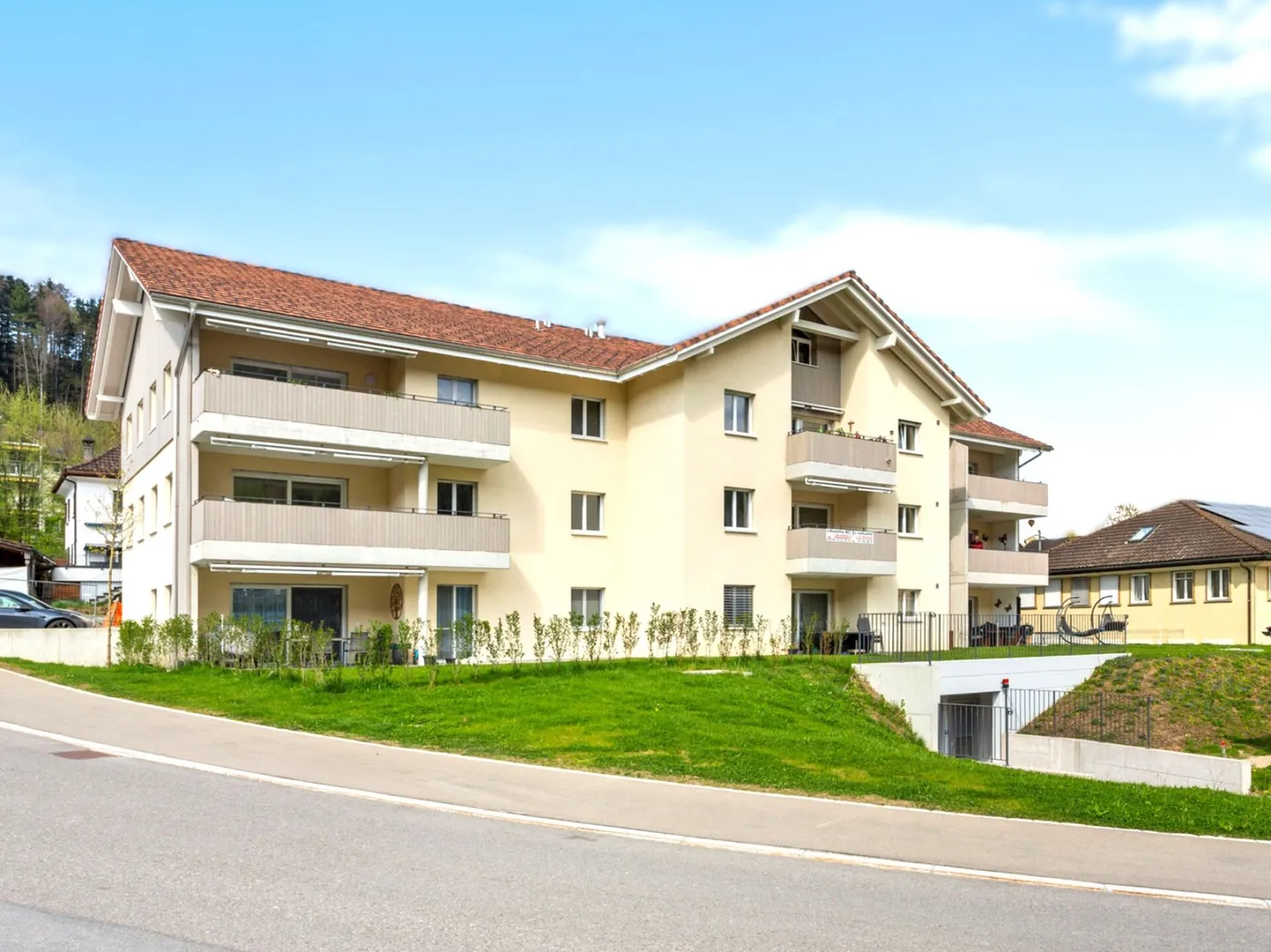 Zu verkaufen an der Bleichelistr. 5 im Bühler, bei Teufen: 3.5 Zimmer Erstbezugswohnung mit grosszügiger Einteilung im 1.OG. - Foto 1 von 17