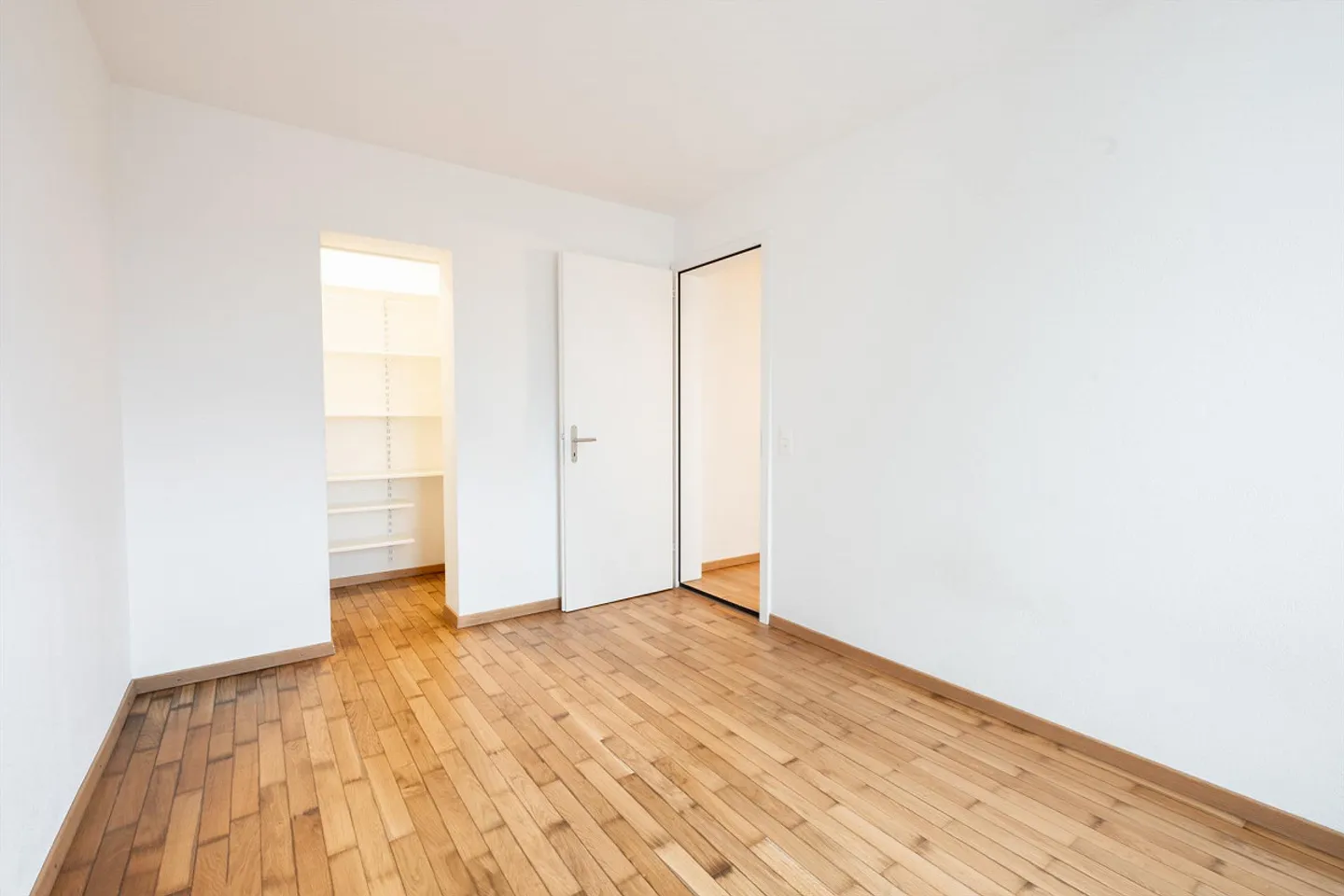 Casa unifamiliare con appartamento separato e vista unica sul Reno - Foto 16 di 19