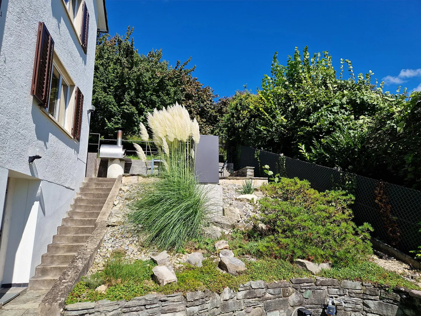 Casa unifamiliare con appartamento separato e vista unica sul Reno - Foto 13 di 19