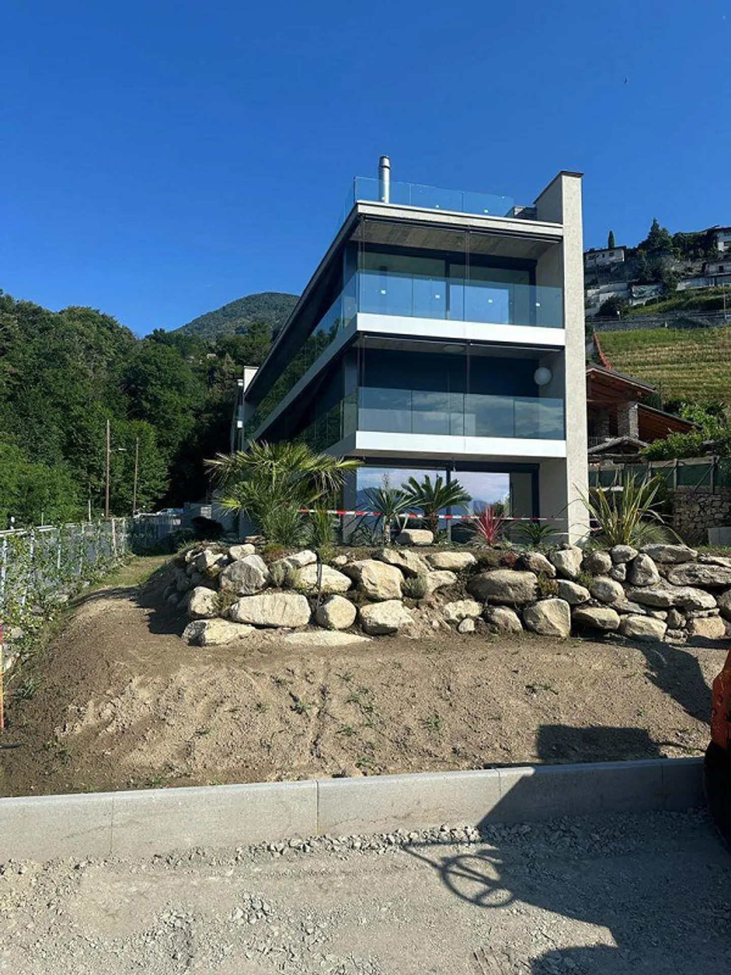 The Last Great Garden with Lake View. The Privilege of Living Outdoors. - Photo 1 of 26