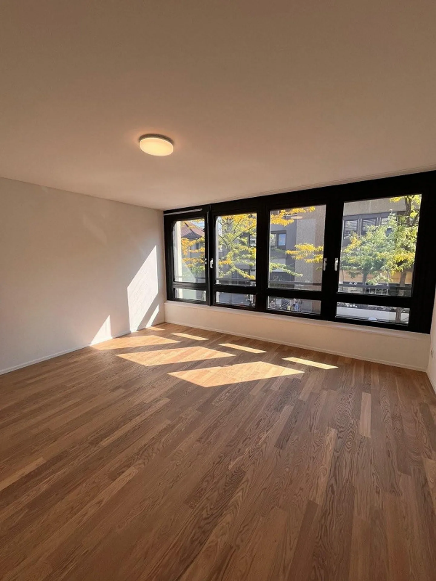 Apartment for rent - Photo 3 of 6