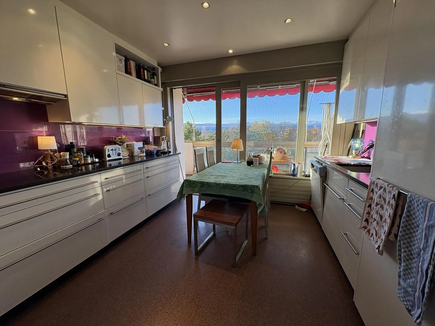 Rare in Cologny: 5 rooms with panoramic view - Photo 5 of 12