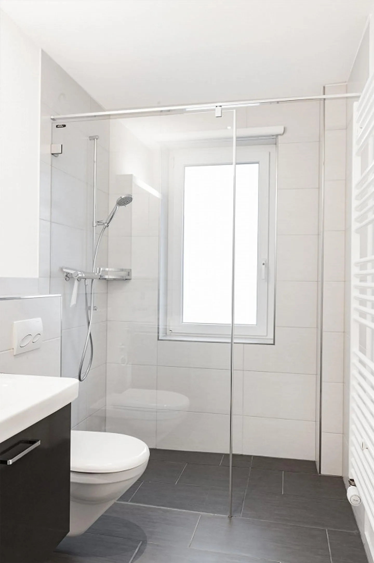 Casa unifamiliare con appartamento separato e vista unica sul Reno - Foto 18 di 19