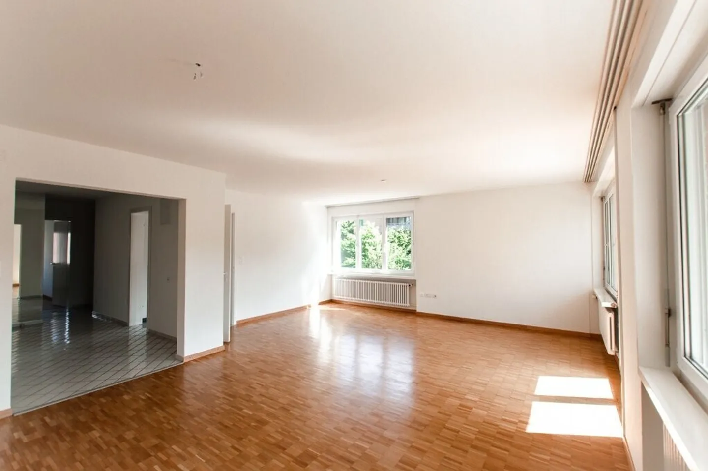 Emplacement résidentiel central au cœur de Zumikon, limité jusqu'au 31.03.2027 - Photo 2 sur 6