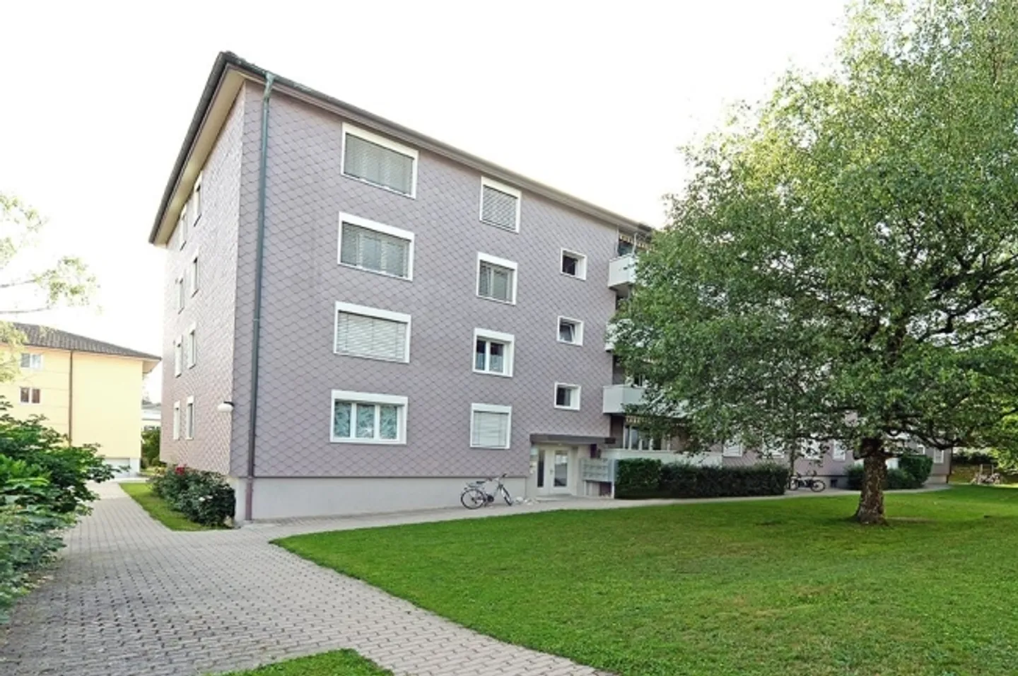 Appartamento con 3 stanze al 2° piano con balcone - Foto 2 di 11