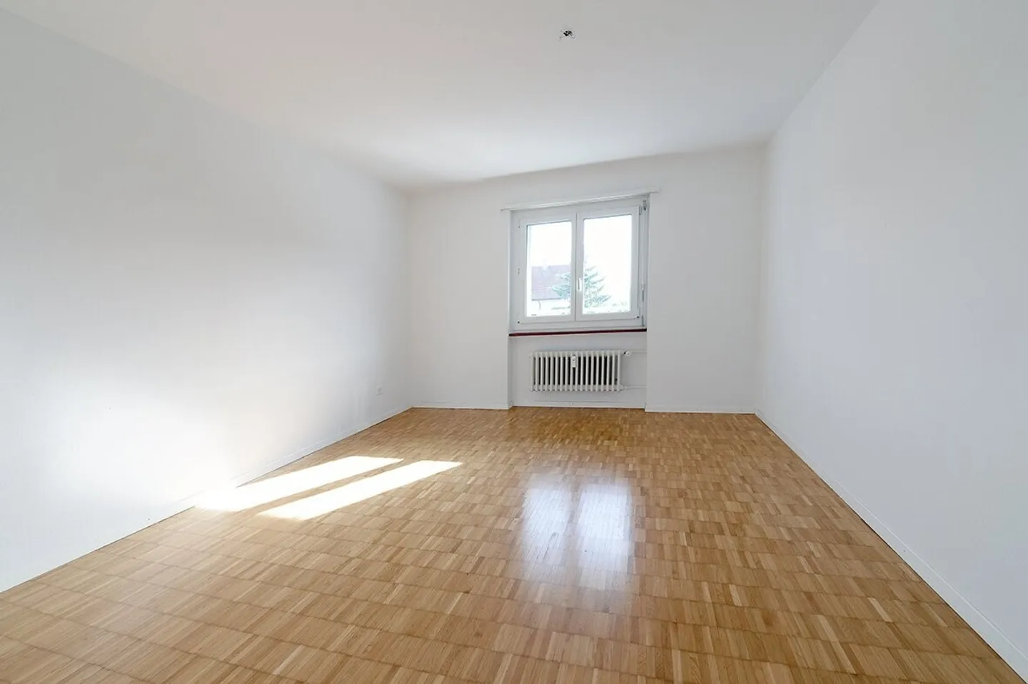 Appartement de 3,5 pièces bien situé près du centre - Photo 3 sur 10