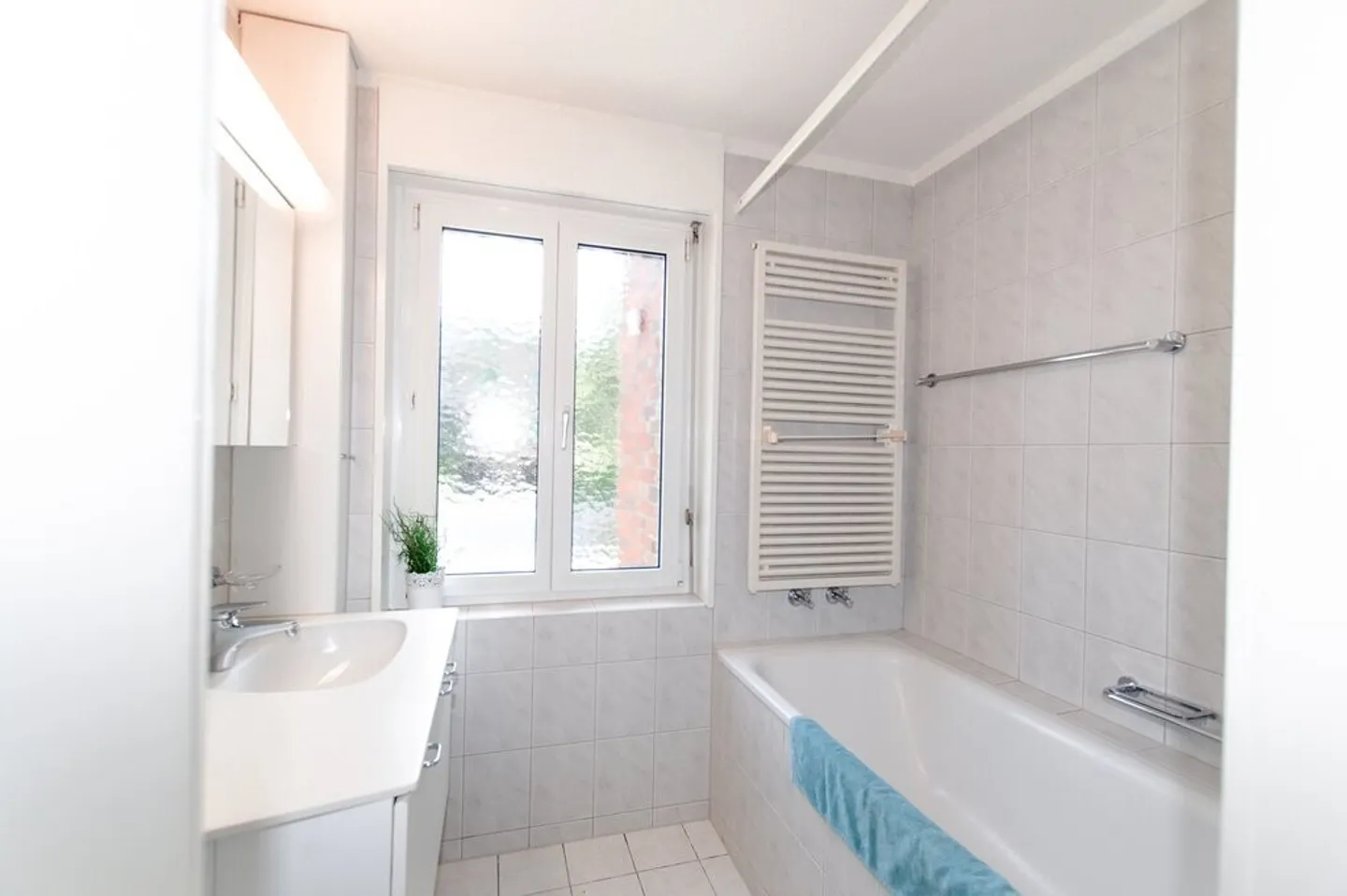 Emplacement résidentiel central au cœur de Zumikon, limité jusqu'au 31.03.2027 - Photo 5 sur 6