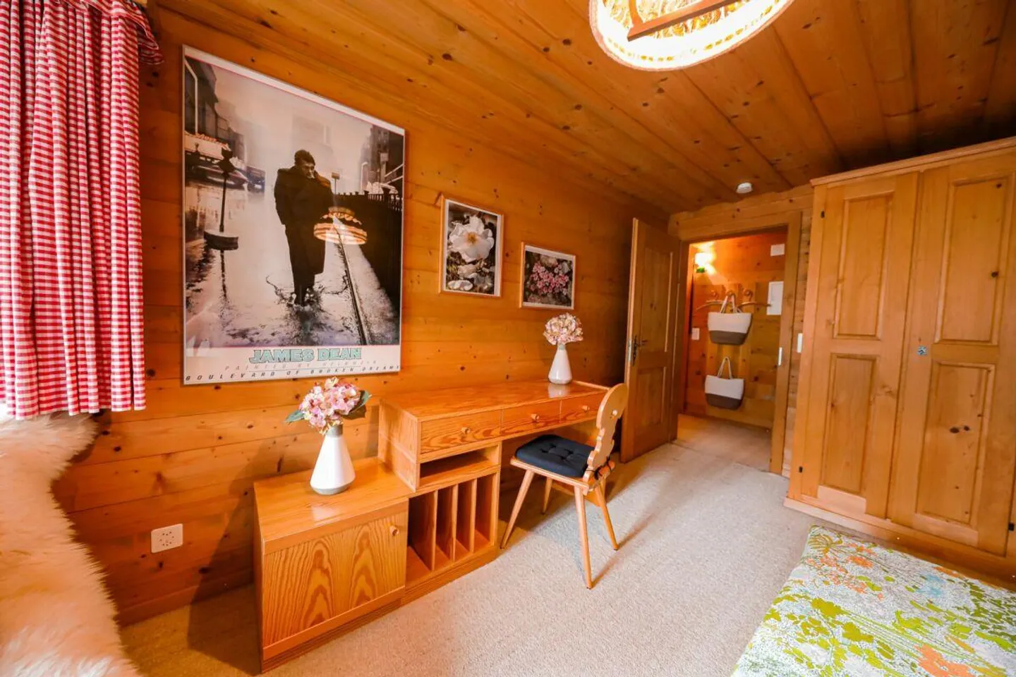 Chalet mit 3 Wohneinheiten, Schwimmbad und Garagen Höhenstrasse 14 - Foto 5 von 9