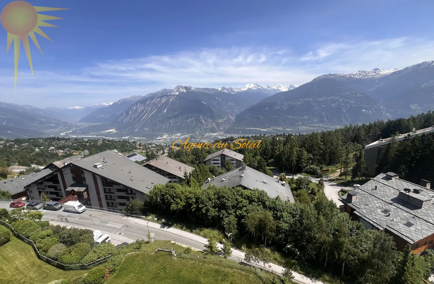 Magnifico attico di 4,5 stanze, completamente ristrutturato nel 2023! - Foto 3 di 24